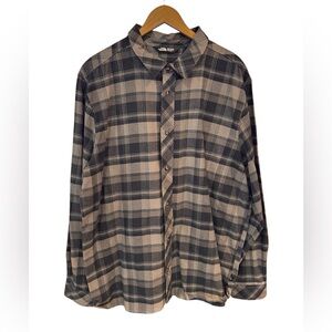 The North Face Gray Plaid Flannel Button Down Shirt.  Size XXL